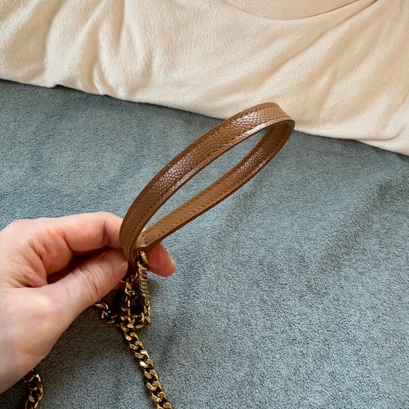 Yves Saint Laurent ENVELOPE CHAIN WALLET IN GRAIN DE POUDRE LEATHER - Picture 14 of 15